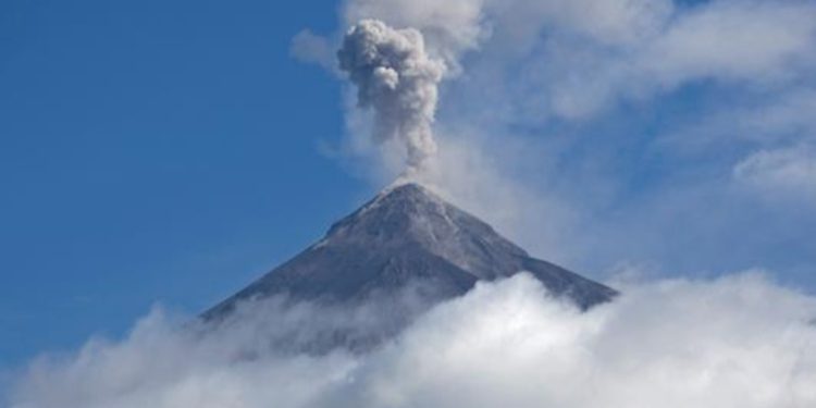 La Conred reactiva monitoreo por incremento en la actividad eruptiva del Volcán de Fuego