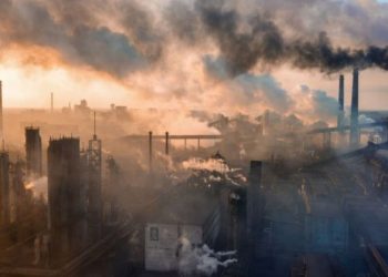 La constante subida del CO2 condena al planeta a muchos años de temperaturas muy altas, según un informe