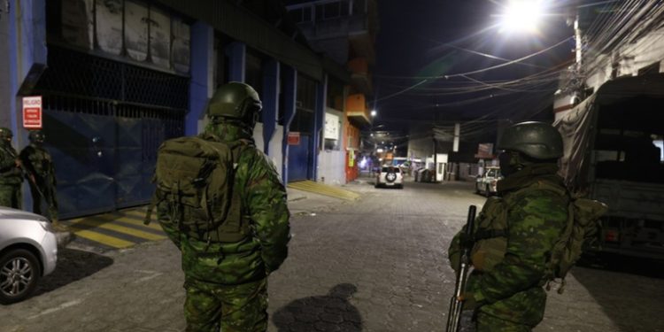 La crisis eléctrica en Ecuador pone a las autoridades del sector en la mira del Parlamento