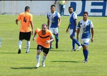 La curiosa historia de Mixco y su uniforme naranja