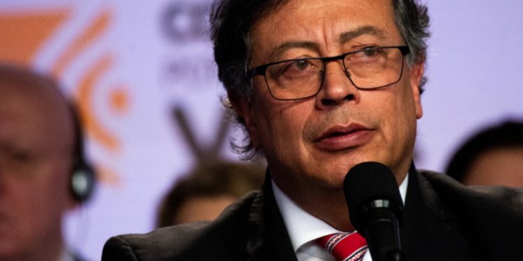 La dura condena de Petro a disidencias de las FARC por ataque a indígenas
