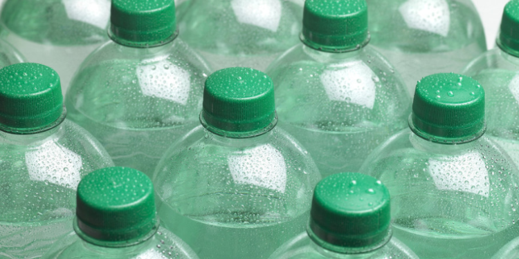 La FDA propone prohibir un peligroso aditivo que se encuentra en algunas gaseosas