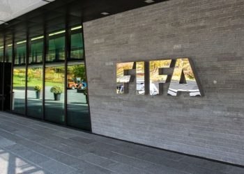 La FIFA abrirá un diálogo para 'mejorar el sistema de traspasos' tras la sentencia del 'caso Lass Diarra'