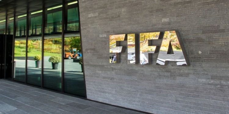 La FIFA abrirá un diálogo para 'mejorar el sistema de traspasos' tras la sentencia del 'caso Lass Diarra'