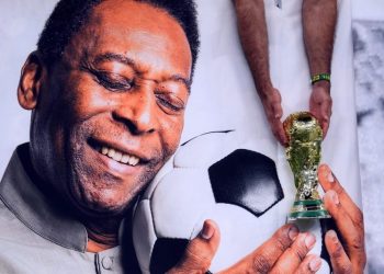 La FIFA pide a las federaciones guardar un minuto de silencio antes de los partidos en honor a Pelé