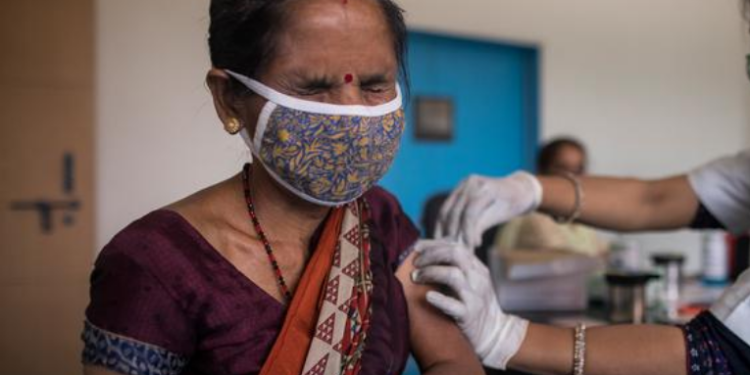 La India supera los 25 millones de casos de coronavirus con récord de muertes