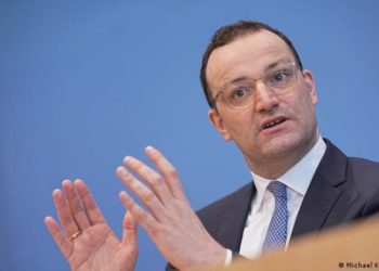 La mayorí­a de alemanes estarán vacunados, curados o muertos este invierno, alerta ministro