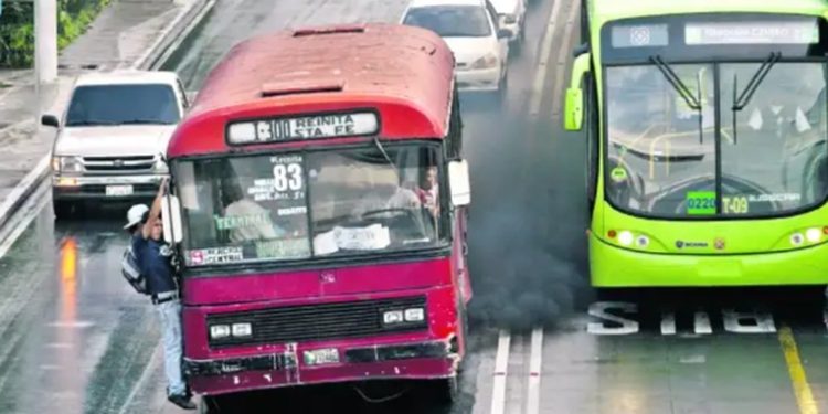 La municipalidad capitalina puso a disposición 175 plazas de pilotos de buses urbanos,
