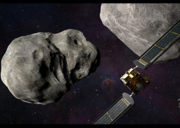 La NASA lanzará un cohete para impactar en un asteroide durante una misión de (defensa planetaria).