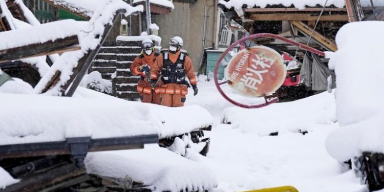 La nieve y el frío dificultan labores de ayuda en Japón