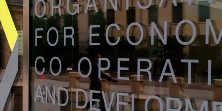 La OCDE eleva su previsión de crecimiento económico mundial