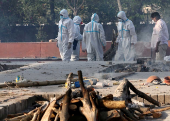 La OMS advierte de que el descontrol de casos de COVID-19 en India y Brasil podrí­a ocurrir en otros paí­ses