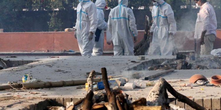 La OMS advierte de que el descontrol de casos de COVID-19 en India y Brasil podría ocurrir en otros países