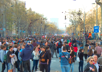 La OMS advierte que la variante ómicron del coronavirus se ha detectado ya en 77 paí­ses y se propaga más rápido que cualquier otra cepa