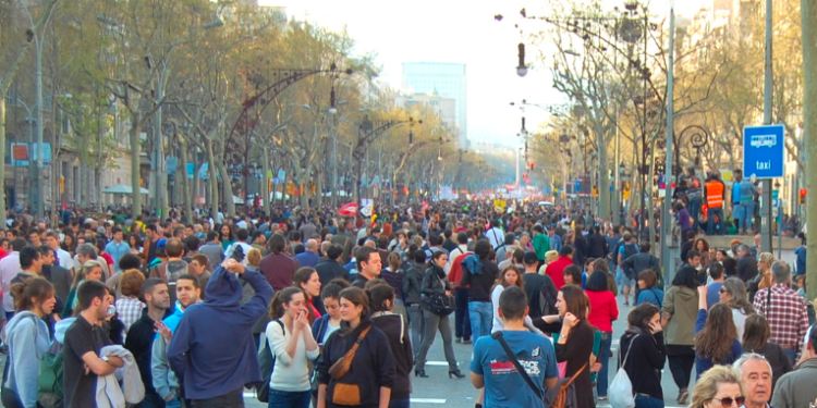 La OMS advierte que la variante ómicron del coronavirus se ha detectado ya en 77 paí­ses y se propaga más rápido que cualquier otra cepa