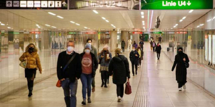 La OMS alerta de 700.000 muertes por COVID-19 en Europa de aquí a marzo si no se toman medidas urgentes.