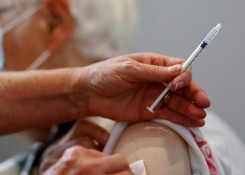 La OMS recomienda una dosis adicional de vacuna contra el covid-19 en personas inmunodeprimidas