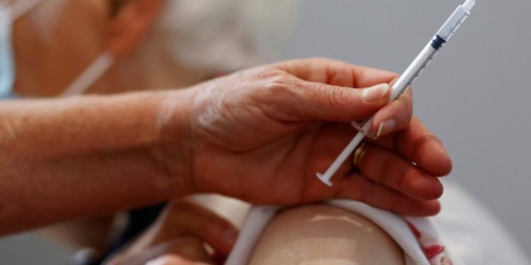 La OMS recomienda una dosis adicional de vacuna contra el covid-19 en personas inmunodeprimidas