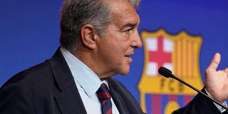 La oposición pide la dimisión de Laporta y amenaza con una moción de censura