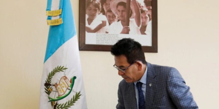 La polémica por los 'ataques' al sistema judicial guatemalteco se traslada a Washington