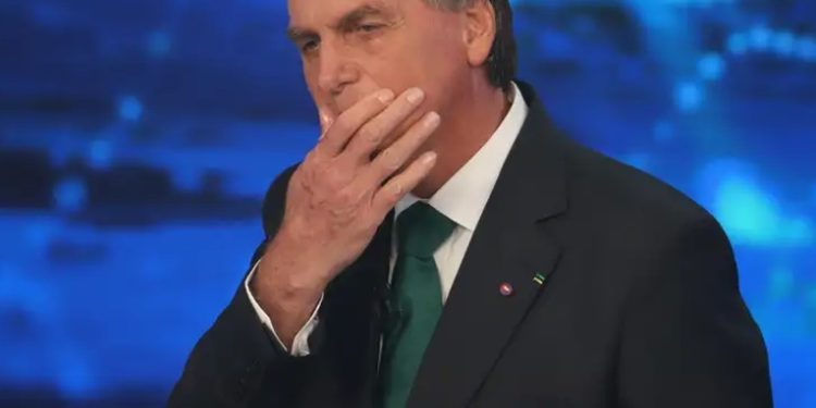 La Policía acusa a Bolsonaro de falsear su certificado covid