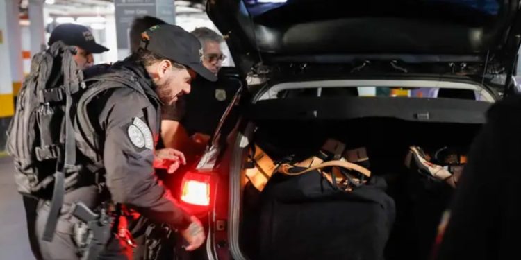 La Policía brasileña retira el pasaporte a Jair Bolsonaro