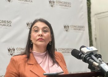 La presidenta del Congreso anuncia la recepción del expediente de antejuicio contra magistrados del TSE