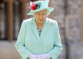 La reina Isabel II reacciona luego de la entrevista del prí­ncipe Enrique y Meghan Markle