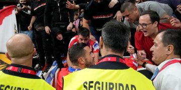 La RFEF clausura el fondo sur bajo del Metropolitano tres partidos y sanciona al Atlético con 45.000 euros