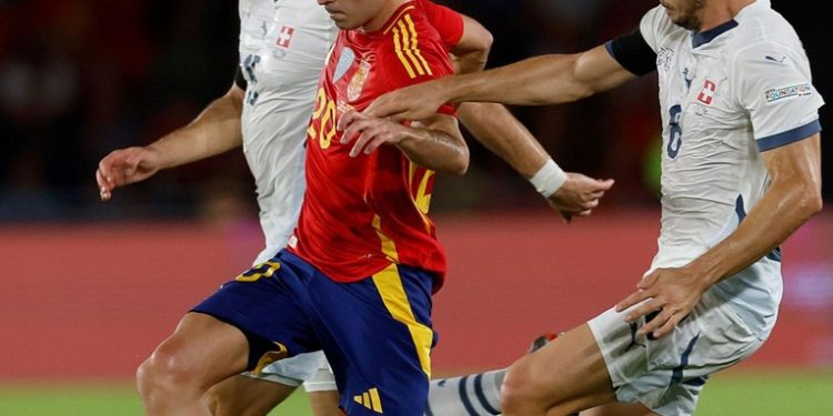 La Selección cierra un año mágico con una trabajada victoria ante Suiza en Tenerife