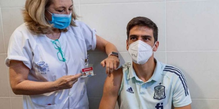 La selección española se vacuna a tres días de su debut en la Eurocopa