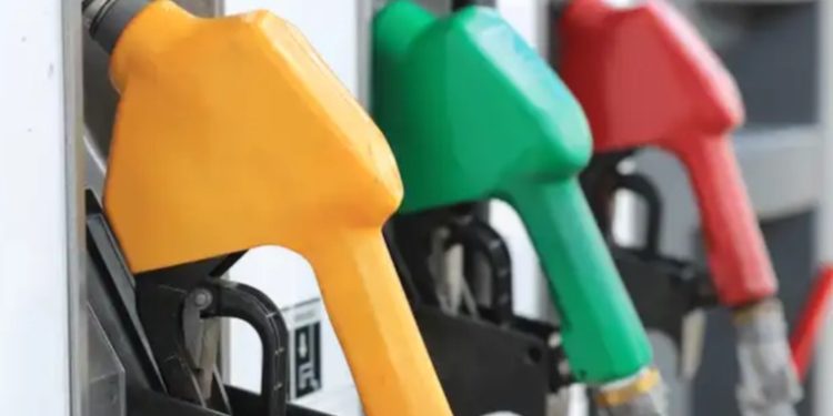 La semana inicia con baja en los precios en los combustibles