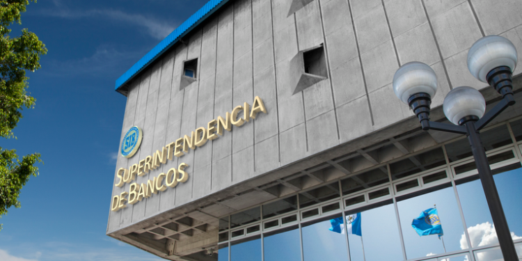 La Superintendencia de Bancos avala asueto por navidad