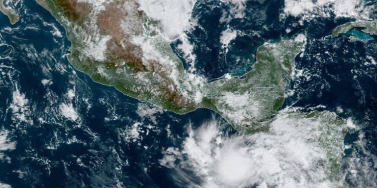 La tormenta tropical Pilar deja 2 muertos en El Salvador y amenaza a otros países de Centroamérica