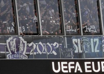 La UEFA sanciona al Atlético y al Anderlecht por incidentes de sus aficionados