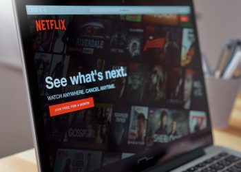 Las acciones de Netflix caen un 30 % a su nivel más bajo desde octubre de 2011 tras registrarse una caí­da de suscripciones y los ingresos
