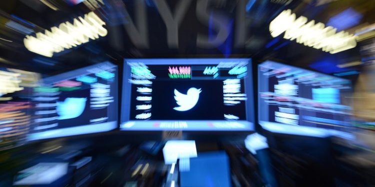 Las acciones de Twitter se desploman tras el anuncio de Elon Musk de suspender su compra