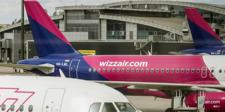 Las aseguradoras dejan de cubrir los vuelos en Ucrania, lo que bloquearí­a la aviación comercial del paí­s