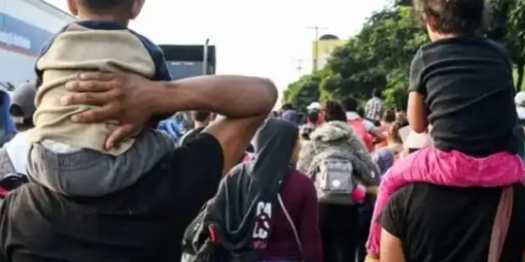 Las autoridades mexicanas aseguraron a más de un centenar de migrantes guatemaltecos
