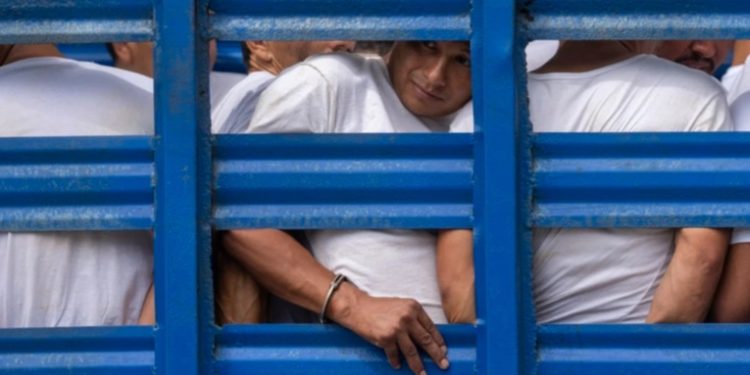 Las cárceles de El Salvador sobrepasan tres veces su capacidad