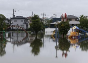 Las lluvias causan 21 muertos en China y al menos otro en Japón