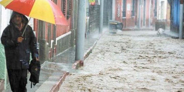 Las lluvias de las últimas horas han dejado miles de personas damnificadas