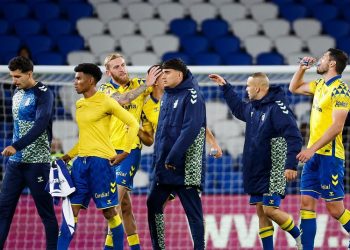 Las Palmas, primer equipo en emitir un comunicado contra la cautelar a Dani Olmo y Pau Víctor