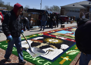 Latinomericanos en el área de Washington celebran la Semana Santa