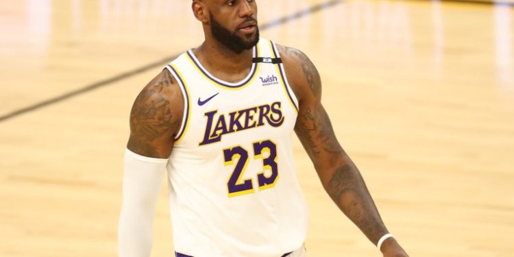 LeBron James sobrepasa la fortuna de los mil millones de dólares