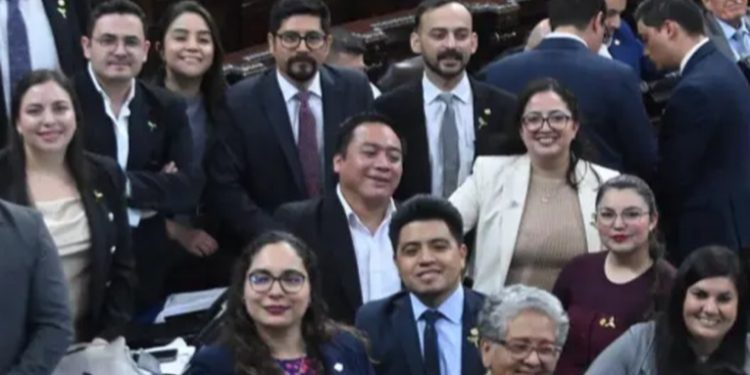 Legisladores de Semilla continúan sin reconocimiento oficial como bloque en el Congreso