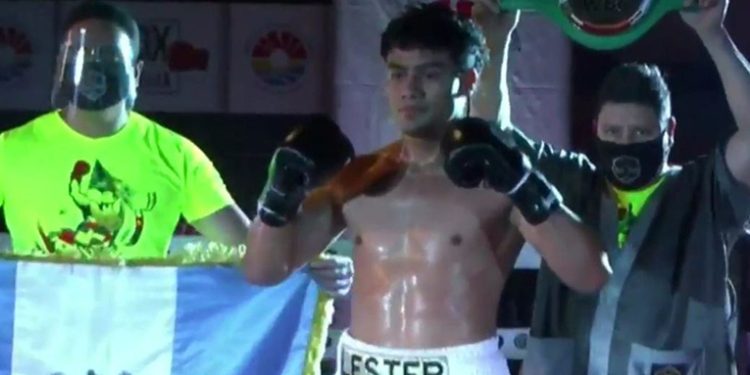 Léster Martínez mantiene su invicto con otro KO