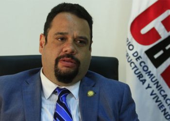 Levantan alerta contra ex Ministro de Comunicaciones