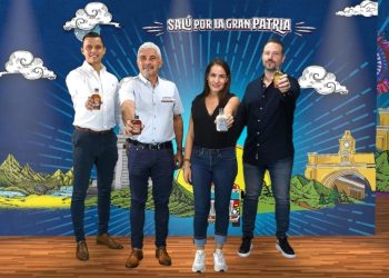 Licores de Guatemala presenta al mundo con orgullo los nuevos sabores de Quezalteca, mostrando con honra y alegrí­a, orgullo por nuestra identidad