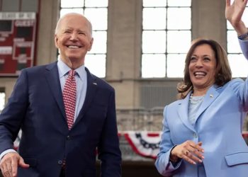 Líderes demócratas apoyan a Harris tras retirada de Biden
